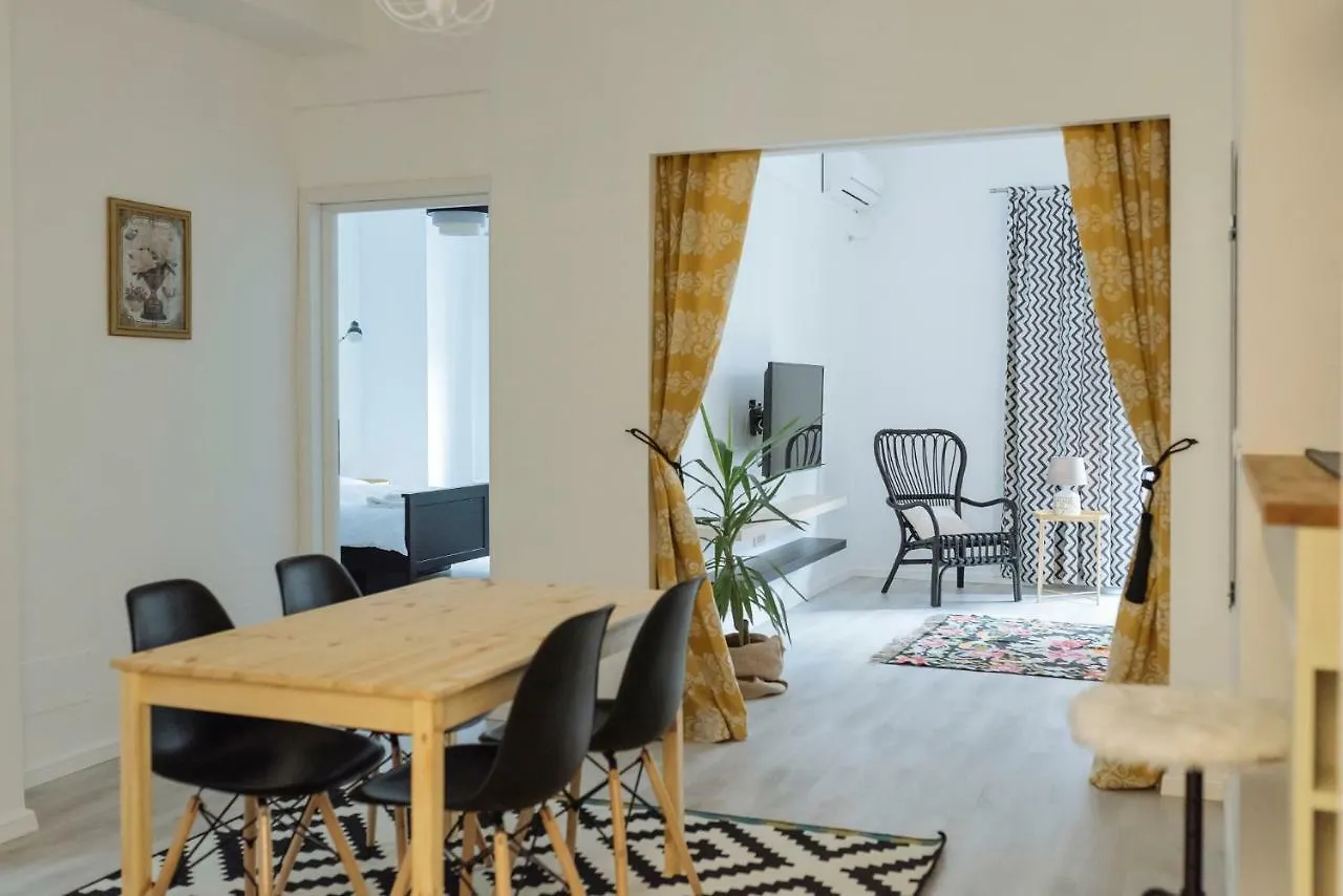 City Center - Quinet Large Apartment Βουκουρέστι